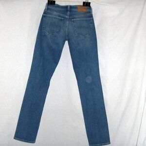 Lucky Brand, Sweet Straight, Measure 26-28" W, 30" I